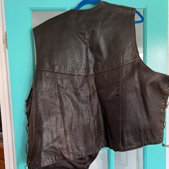 Brown distressed leather vest. - Picture 3 of 6